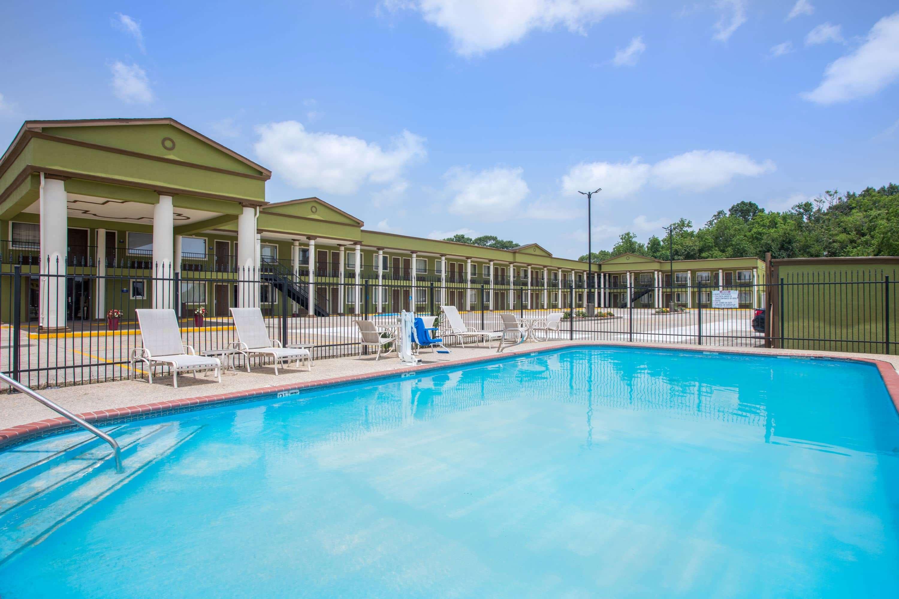 Days Inn By Wyndham Crowley Εξωτερικό φωτογραφία