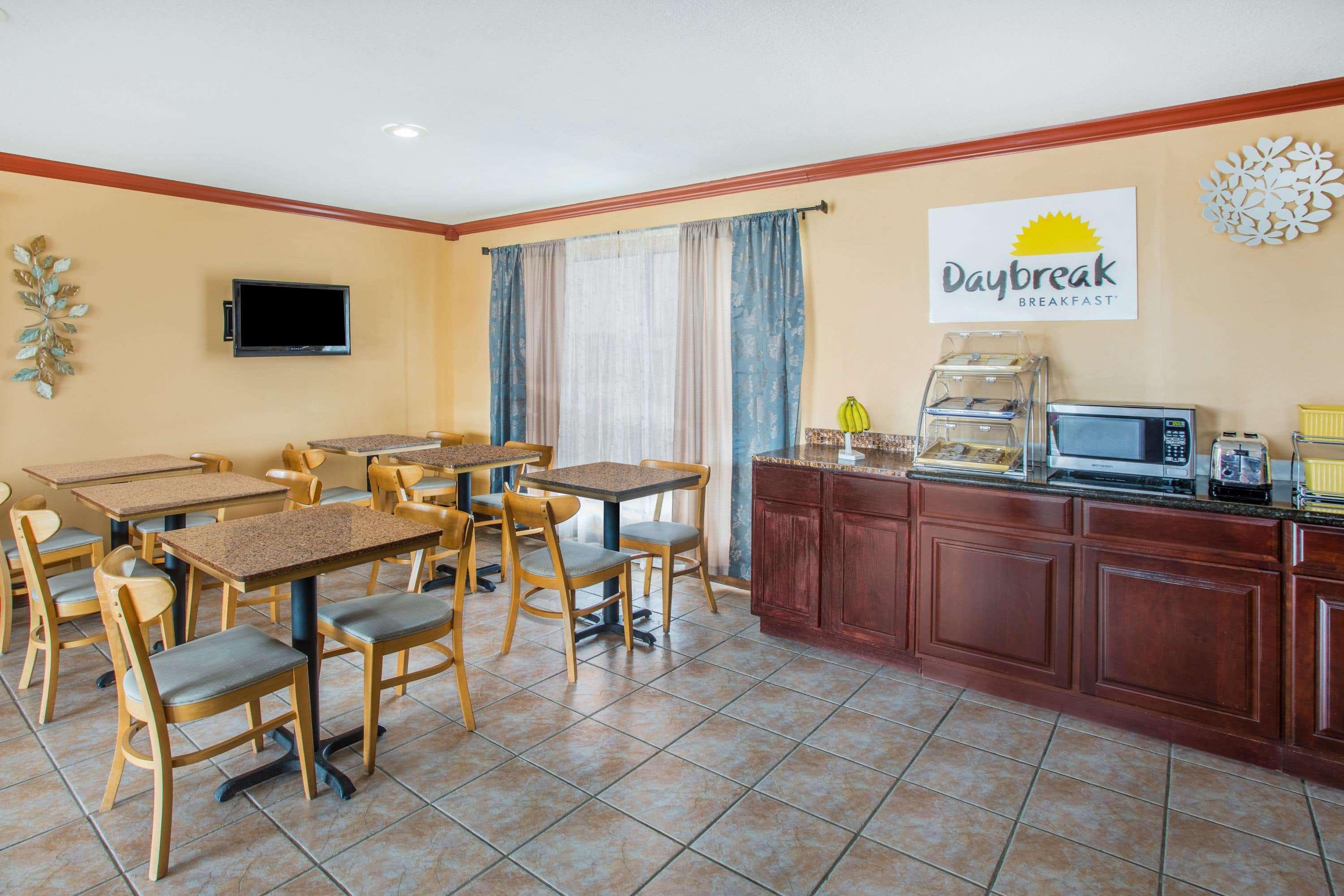 Days Inn By Wyndham Crowley Εξωτερικό φωτογραφία